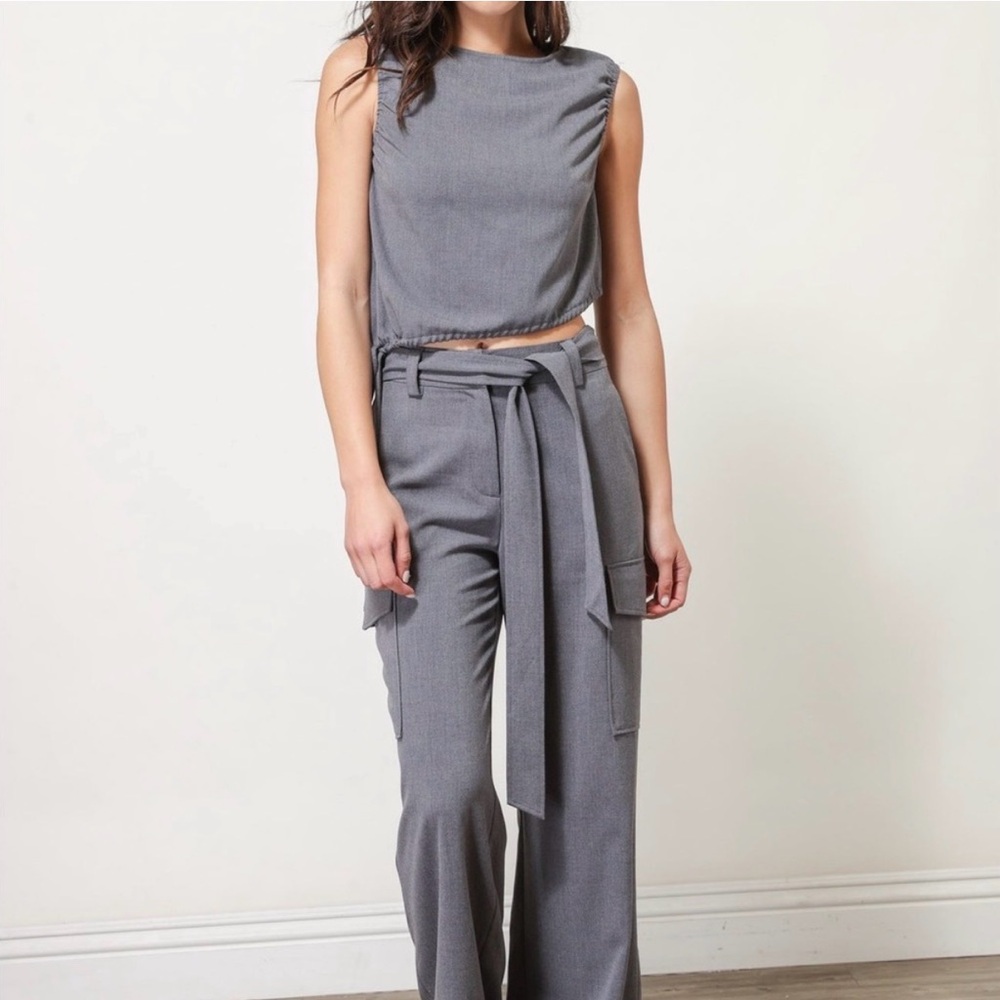 NWT Line & Dot Kay grey sleeveless top with tie at waist Size Medium